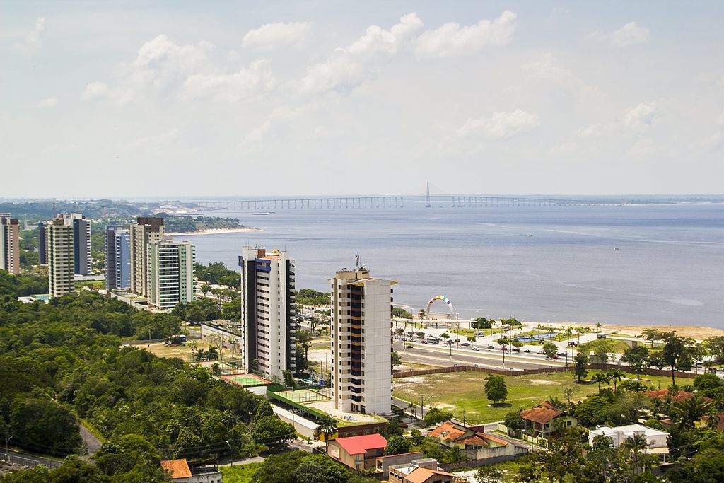 7 motivos para morar no bairro Ponta Negra, em Manaus