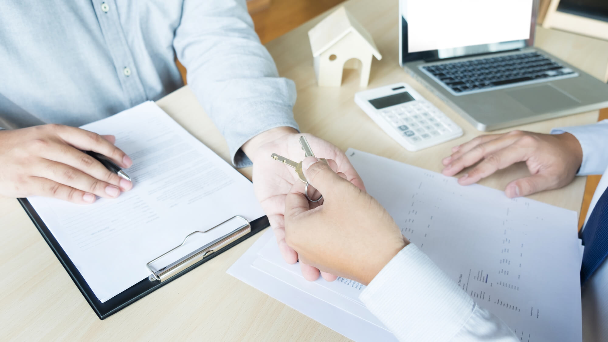 Vale a pena contratar uma imobiliária para vender imóvel? Veja 7 vantagens!